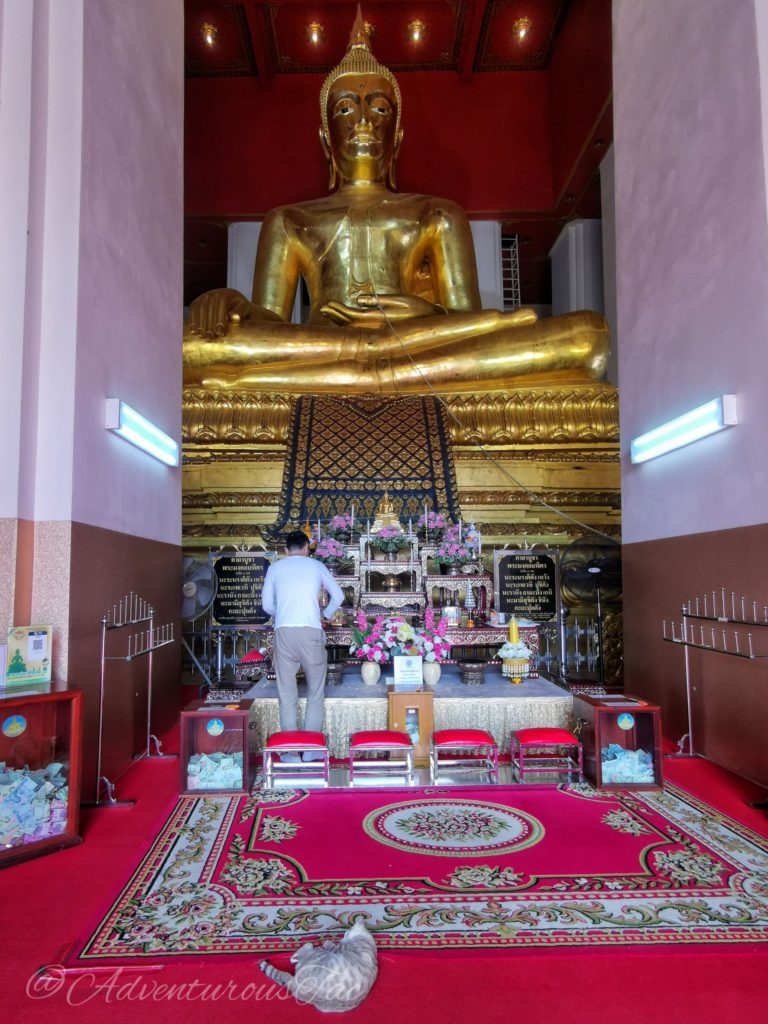 アユタヤでタイ人に大人気の寺院 ウィハーン プラ モンコンボピット Asian Traveller From バンコク