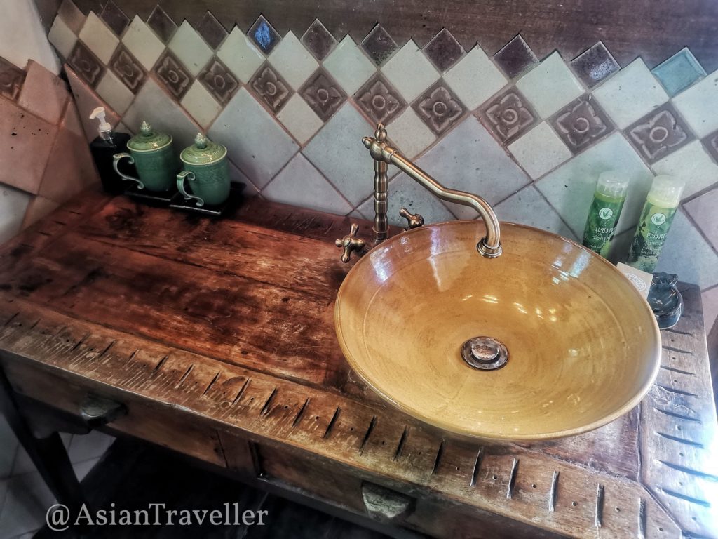 Baan Boo Loo Village in Chiangmai bath room