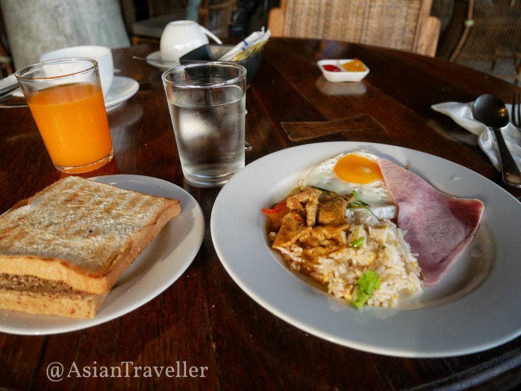 パヤーム島で一番人気のホテル ブルースカイリゾートの朝食