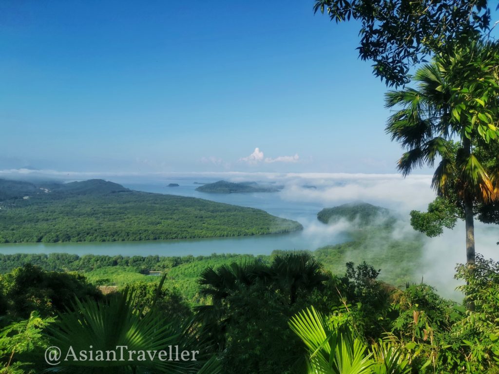 ラノーンのミャンマー国境が見える観光地 カオファーチーの雲海