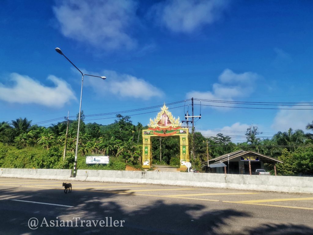ラノーンのミャンマー国境が見える観光地 カオファーチー入り口
