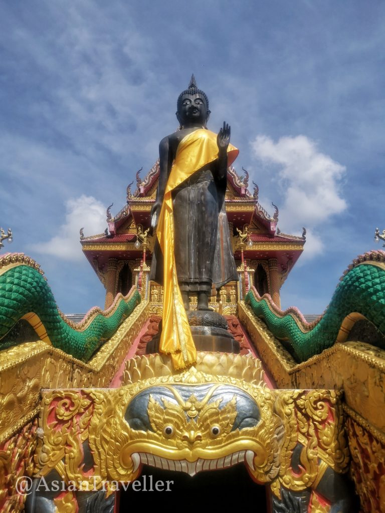 ラノーンの綺麗な寺院 ワットバーンガオの仏像