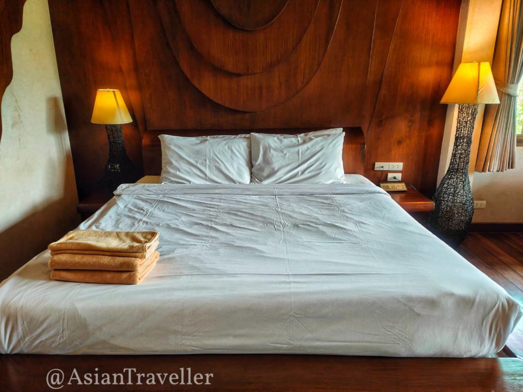 チェンライの穴場リゾートホテル「ブーラリゾート」のベッド