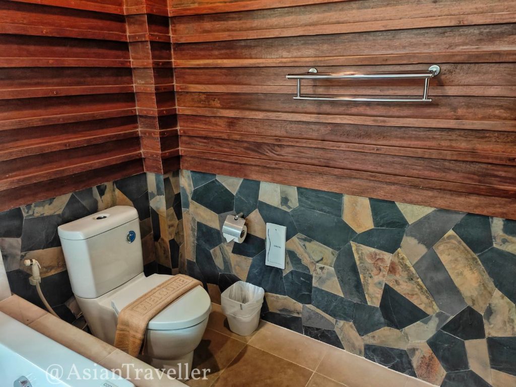 チェンライの穴場リゾートホテル「ブーラリゾート」のトイレ