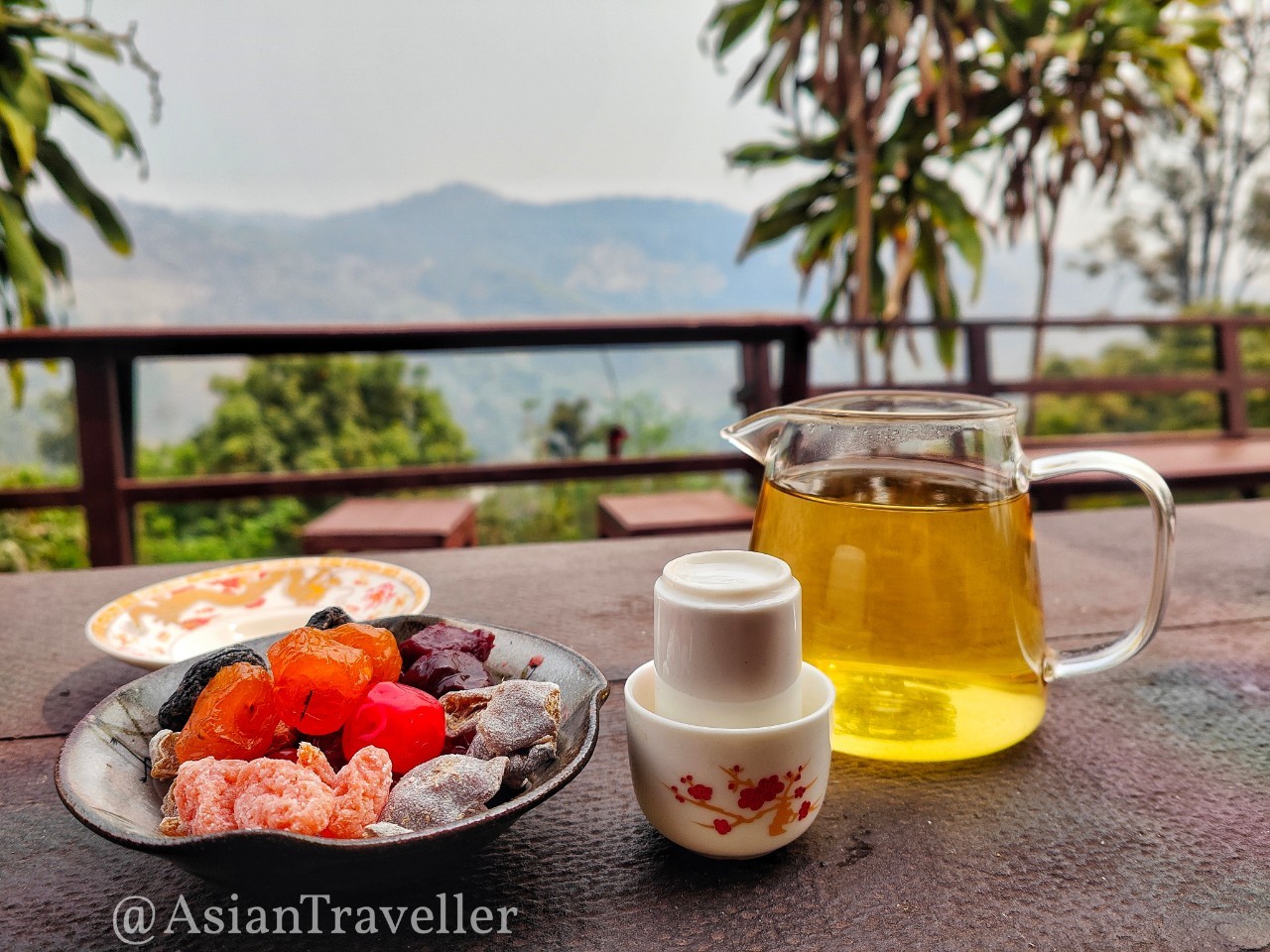 チェンライ・メーサロンのカフェ「Hong Che Tea Shop」のお茶セット100バーツ