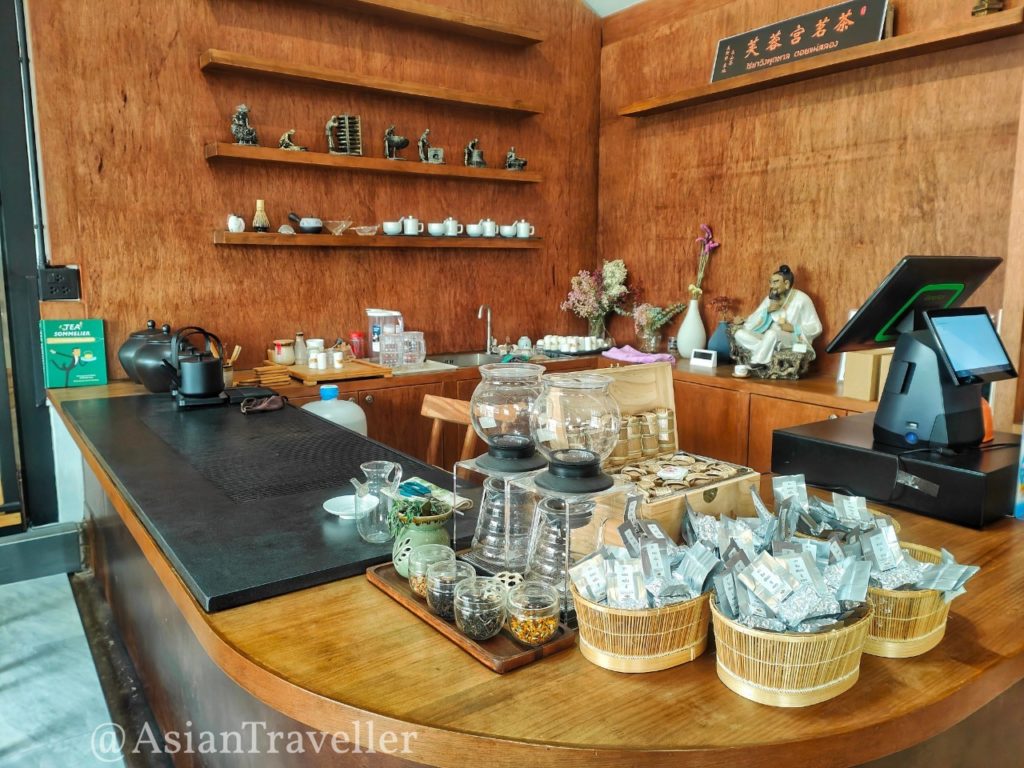 チェンライ・メーサロンのカフェ「ワンプッダーン 大茶瓶」の茶室
