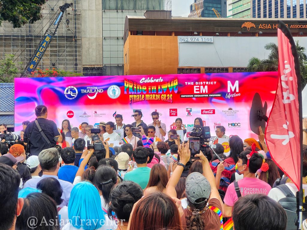 タイのレディーボーイパレード　閉会式