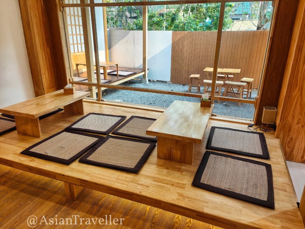 チェンライの京都市カフェの和風の席