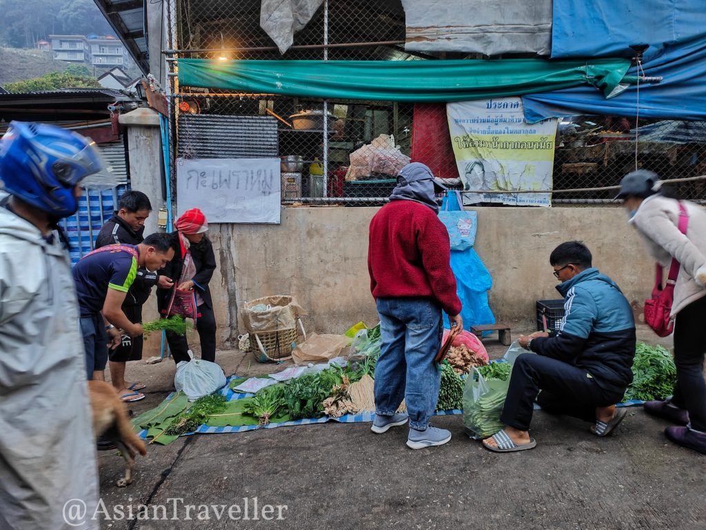 チェンライ・メーサロンの市場の雰囲気
