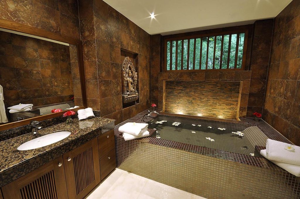 チェンライの高級5つ星ホテルパサックトンのお風呂
