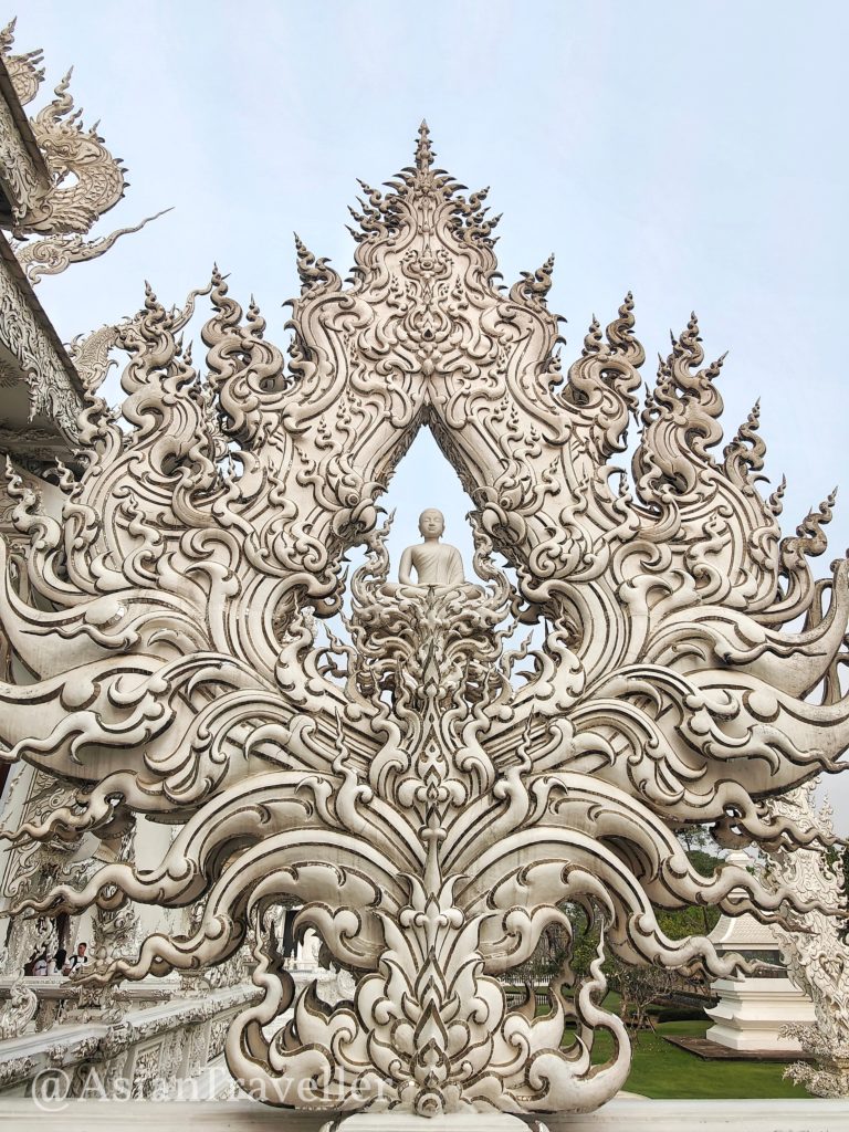 チェンライの白い寺ワットロンクン（ホワイトテンプル）の装飾